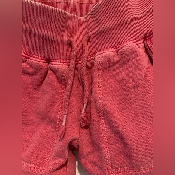 Gymboree pink jogging pants with pocket detail. Size 4. - Picture 3 of 6